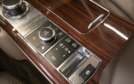 Land Rover Range Rover IV рестайлинг, 2016 год, 4 250 000 рублей, 23 фотография