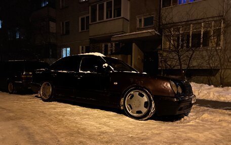 Mercedes-Benz E-Класс, 1996 год, 270 000 рублей, 17 фотография