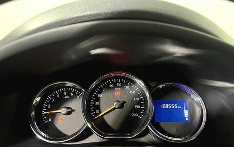 Renault Logan II, 2015 год, 630 000 рублей, 12 фотография