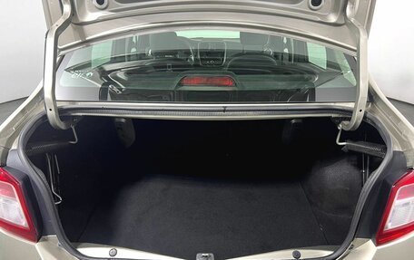 Renault Logan II, 2015 год, 630 000 рублей, 11 фотография