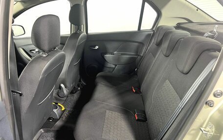 Renault Logan II, 2015 год, 630 000 рублей, 17 фотография