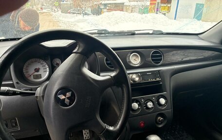 Mitsubishi Outlander III рестайлинг 3, 2006 год, 500 000 рублей, 4 фотография