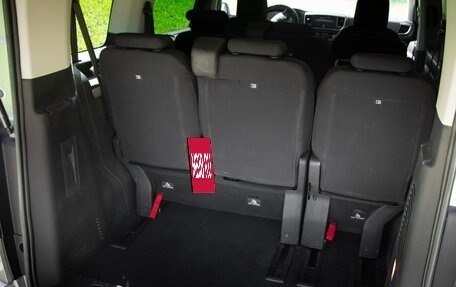 Peugeot Traveller I, 2018 год, 1 875 000 рублей, 8 фотография