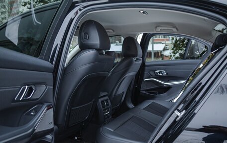 BMW 3 серия, 2019 год, 3 410 000 рублей, 38 фотография