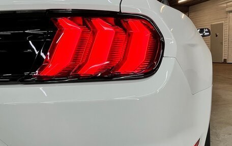 Ford Mustang VI рестайлинг, 2017 год, 2 900 000 рублей, 9 фотография