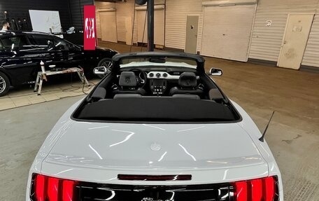 Ford Mustang VI рестайлинг, 2017 год, 2 900 000 рублей, 26 фотография