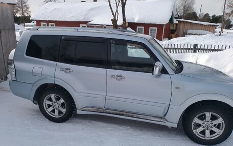 Mitsubishi Pajero III рестайлинг, 2005 год, 900 000 рублей, 2 фотография