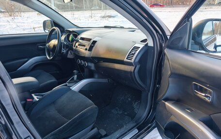 Mitsubishi Outlander III рестайлинг 3, 2007 год, 990 000 рублей, 9 фотография