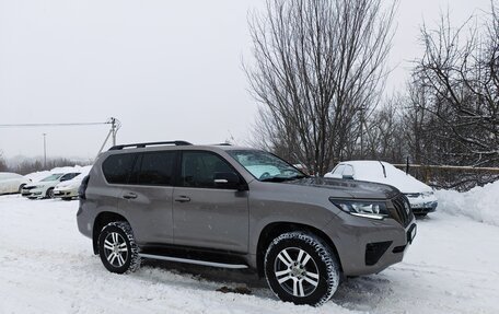 Toyota Land Cruiser Prado 150 рестайлинг 2, 2020 год, 5 500 000 рублей, 3 фотография