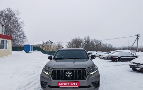Toyota Land Cruiser Prado 150 рестайлинг 2, 2020 год, 5 500 000 рублей, 2 фотография