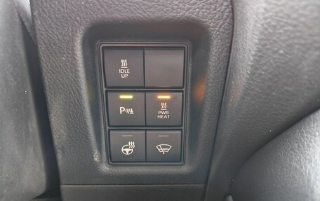 Toyota Land Cruiser Prado 150 рестайлинг 2, 2020 год, 5 500 000 рублей, 16 фотография