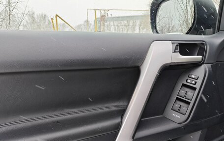 Toyota Land Cruiser Prado 150 рестайлинг 2, 2020 год, 5 500 000 рублей, 8 фотография