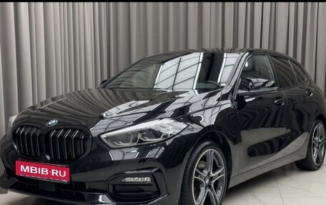 BMW 1 серия, 2021 год, 2 880 000 рублей, 1 фотография