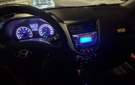 Hyundai Solaris II рестайлинг, 2014 год, 550 000 рублей, 11 фотография