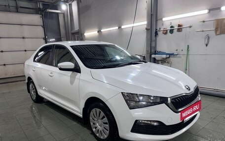 Skoda Rapid II, 2021 год, 1 550 000 рублей, 2 фотография