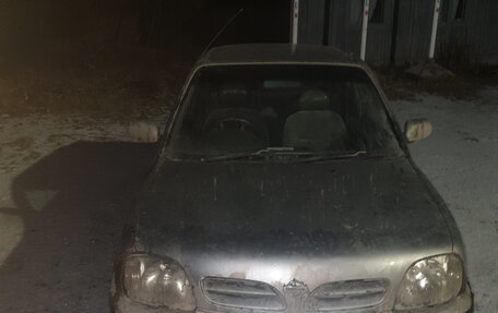 Nissan March II, 2001 год, 45 000 рублей, 2 фотография