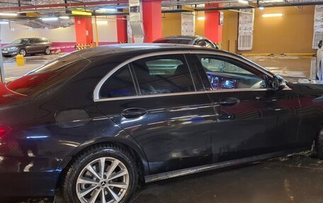 Mercedes-Benz E-Класс, 2020 год, 3 500 000 рублей, 3 фотография