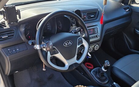 KIA Rio III рестайлинг, 2015 год, 700 000 рублей, 10 фотография