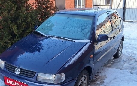 Volkswagen Polo III рестайлинг, 1999 год, 250 000 рублей, 1 фотография