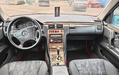 Mercedes-Benz E-Класс, 1999 год, 400 000 рублей, 12 фотография