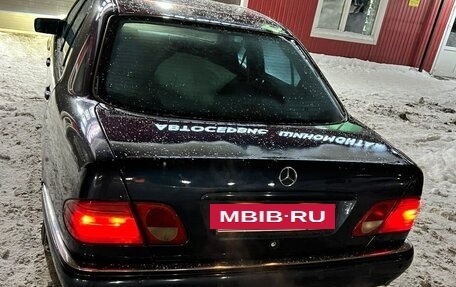 Mercedes-Benz E-Класс, 1999 год, 400 000 рублей, 5 фотография