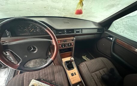 Mercedes-Benz E-Класс, 1992 год, 195 000 рублей, 5 фотография