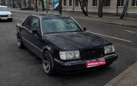 Mercedes-Benz E-Класс, 1992 год, 195 000 рублей, 1 фотография