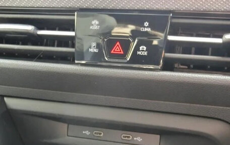 Volkswagen Golf VIII, 2022 год, 1 210 000 рублей, 17 фотография