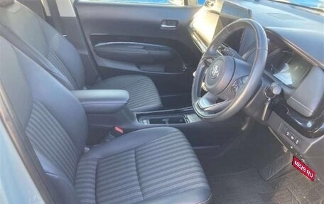 Toyota Aqua, 2021 год, 1 270 000 рублей, 10 фотография