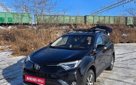Toyota RAV4, 2017 год, 2 350 000 рублей, 3 фотография