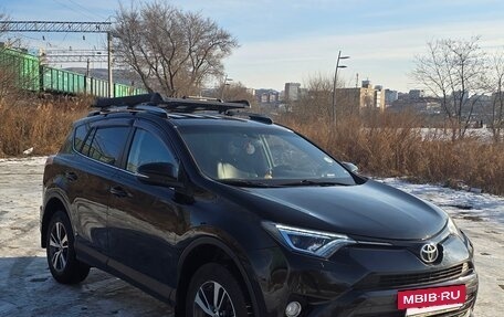 Toyota RAV4, 2017 год, 2 350 000 рублей, 4 фотография