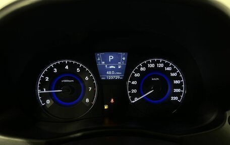 Hyundai Solaris II рестайлинг, 2014 год, 950 000 рублей, 11 фотография