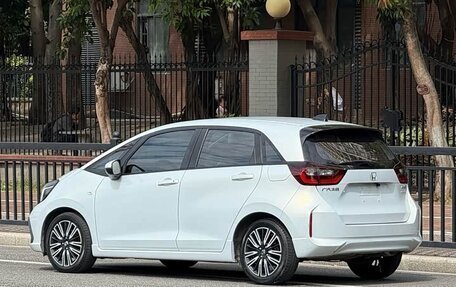 Honda Fit, 2022 год, 1 025 000 рублей, 5 фотография