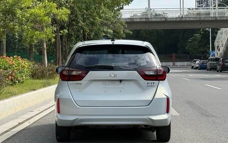 Honda Fit, 2022 год, 1 025 000 рублей, 7 фотография