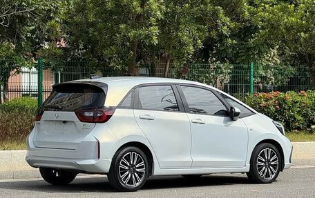 Honda Fit, 2022 год, 1 025 000 рублей, 4 фотография