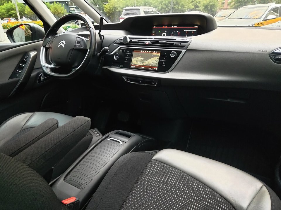 Citroen C4 Picasso II рестайлинг, 2018 год, 440 000 рублей, 11 фотография