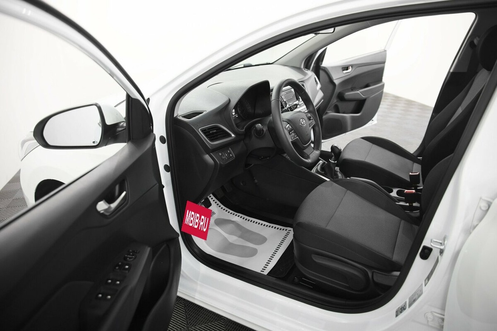 Hyundai Solaris II, 2019 год, 240 000 рублей, 9 фотография