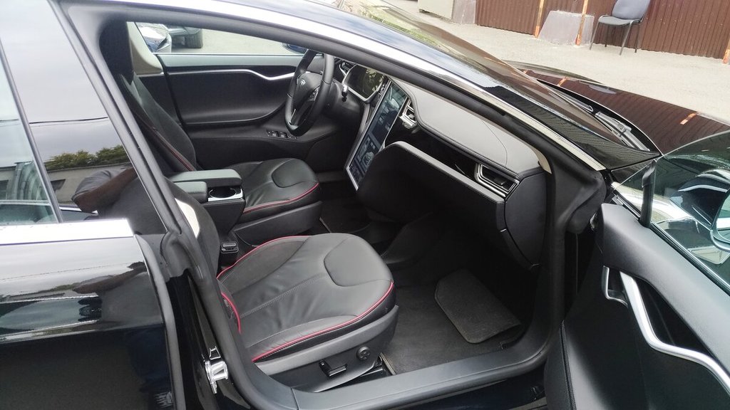 Tesla Model S I, 2015 год, 600 000 рублей, 2 фотография