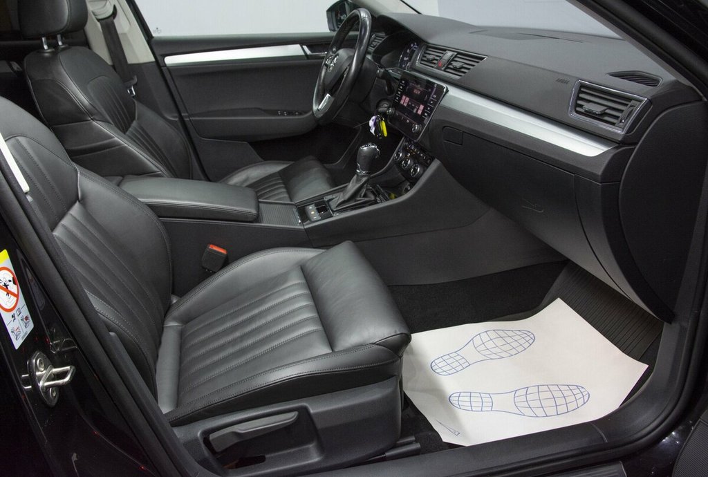 Skoda Superb III, 2018 год, 350 000 рублей, 2 фотография