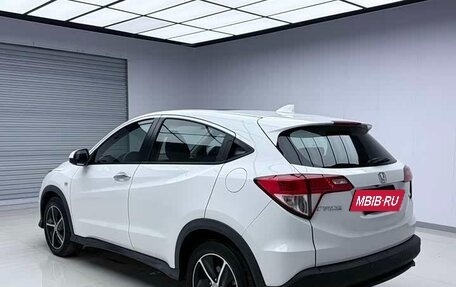 Honda Vezel, 2022 год, 1 156 000 рублей, 3 фотография