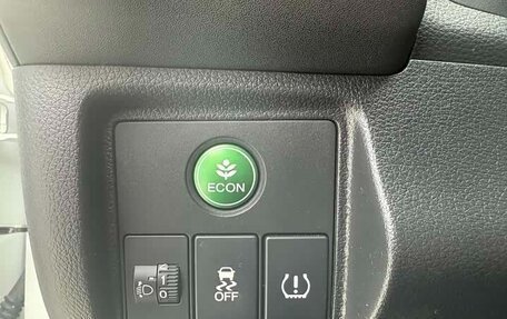 Honda Vezel, 2022 год, 1 156 000 рублей, 16 фотография