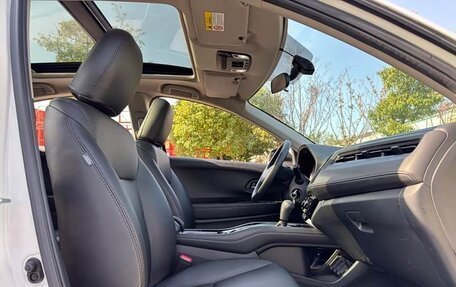 Honda Vezel, 2022 год, 1 198 000 рублей, 10 фотография