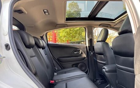 Honda Vezel, 2022 год, 1 198 000 рублей, 12 фотография