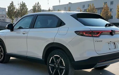 Honda Vezel, 2023 год, 1 985 000 рублей, 4 фотография