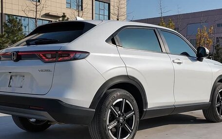 Honda Vezel, 2023 год, 1 985 000 рублей, 5 фотография