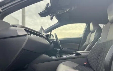 Toyota C-HR I рестайлинг, 2022 год, 1 800 060 рублей, 7 фотография