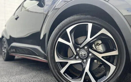 Toyota C-HR I рестайлинг, 2022 год, 1 800 060 рублей, 14 фотография