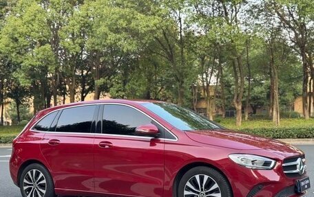 Mercedes-Benz B-Класс, 2022 год, 1 950 000 рублей, 3 фотография