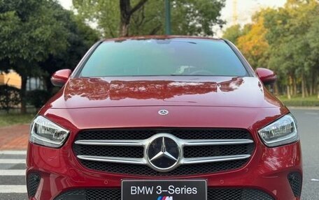 Mercedes-Benz B-Класс, 2022 год, 1 950 000 рублей, 2 фотография