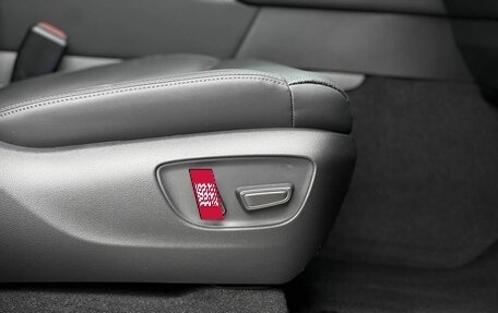 Toyota Land Cruiser, 2025 год, 18 490 000 рублей, 28 фотография